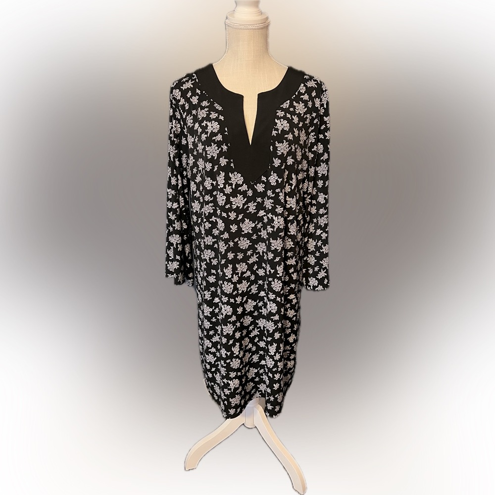 Michael Kors women’s XL lovely black shift dress with white flowers.